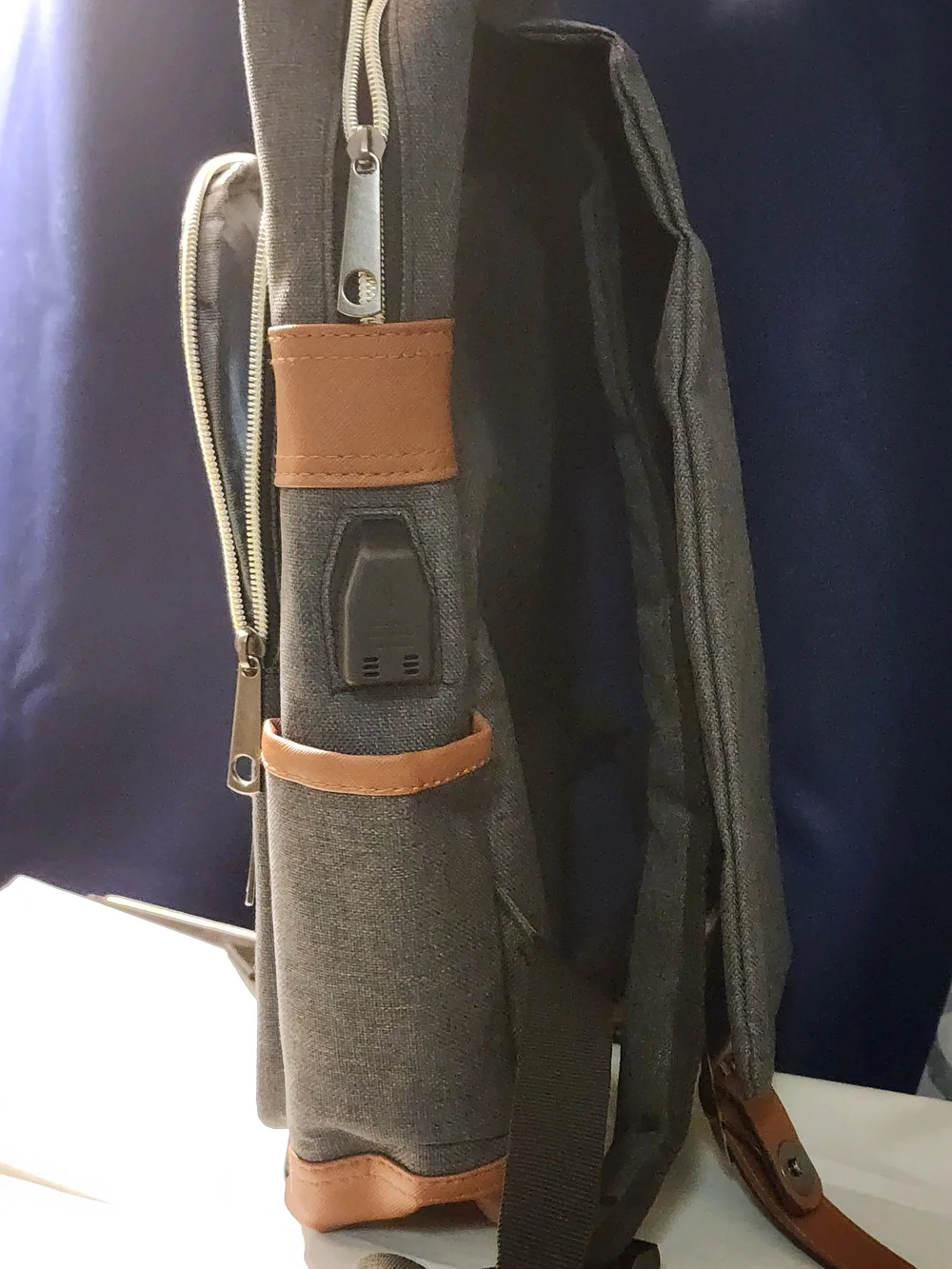 UGRACE gray canvas laptop/travel backpack Usb